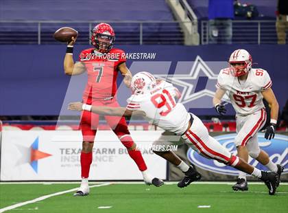 Thumbnail 2 in Cedar Hill vs. Katy (UIL 6A Division 2 Final) photogallery.