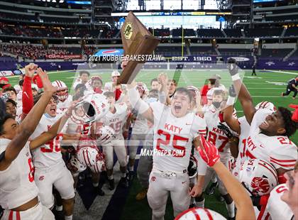 Thumbnail 2 in Cedar Hill vs. Katy (UIL 6A Division 2 Final) photogallery.
