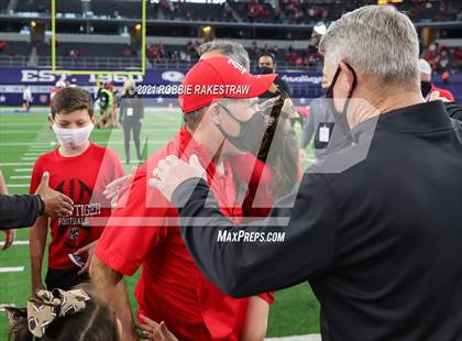 Thumbnail 2 in Cedar Hill vs. Katy (UIL 6A Division 2 Final) photogallery.