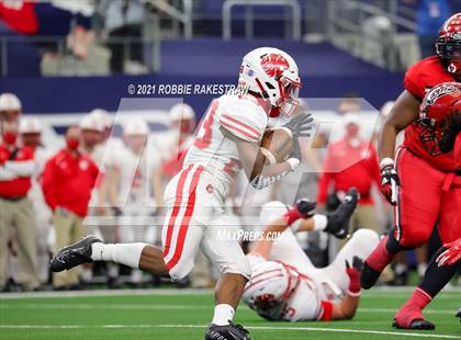 Thumbnail 3 in Cedar Hill vs. Katy (UIL 6A Division 2 Final) photogallery.