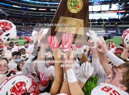 Thumbnail 1 in Cedar Hill vs. Katy (UIL 6A Division 2 Final) photogallery.