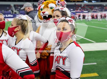 Thumbnail 1 in Cedar Hill vs. Katy (UIL 6A Division 2 Final) photogallery.