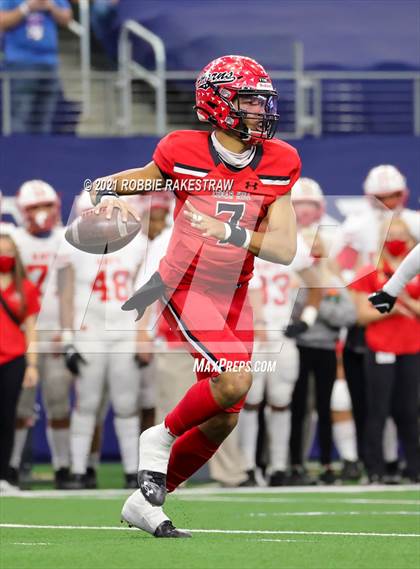 Thumbnail 1 in Cedar Hill vs. Katy (UIL 6A Division 2 Final) photogallery.