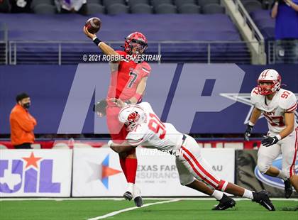 Thumbnail 3 in Cedar Hill vs. Katy (UIL 6A Division 2 Final) photogallery.