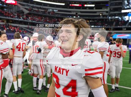 Thumbnail 1 in Cedar Hill vs. Katy (UIL 6A Division 2 Final) photogallery.