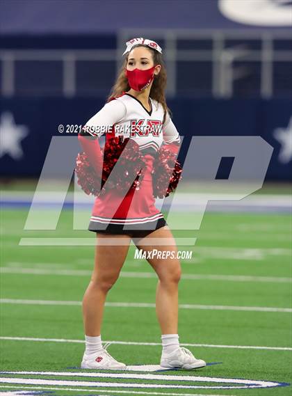 Thumbnail 2 in Cedar Hill vs. Katy (UIL 6A Division 2 Final) photogallery.