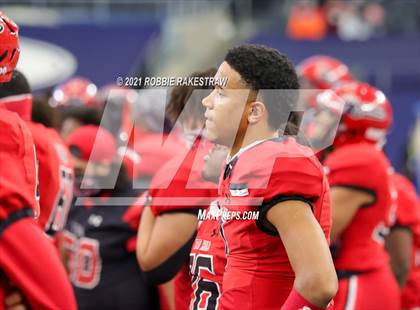 Thumbnail 2 in Cedar Hill vs. Katy (UIL 6A Division 2 Final) photogallery.