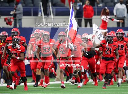 Thumbnail 3 in Cedar Hill vs. Katy (UIL 6A Division 2 Final) photogallery.