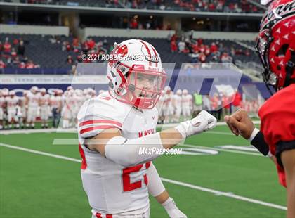 Thumbnail 1 in Cedar Hill vs. Katy (UIL 6A Division 2 Final) photogallery.