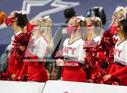 Thumbnail 1 in Cedar Hill vs. Katy (UIL 6A Division 2 Final) photogallery.