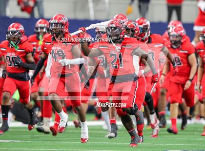 Thumbnail 1 in Cedar Hill vs. Katy (UIL 6A Division 2 Final) photogallery.