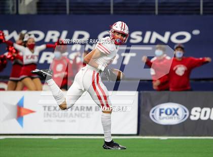 Thumbnail 2 in Cedar Hill vs. Katy (UIL 6A Division 2 Final) photogallery.