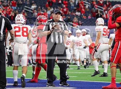 Thumbnail 1 in Cedar Hill vs. Katy (UIL 6A Division 2 Final) photogallery.