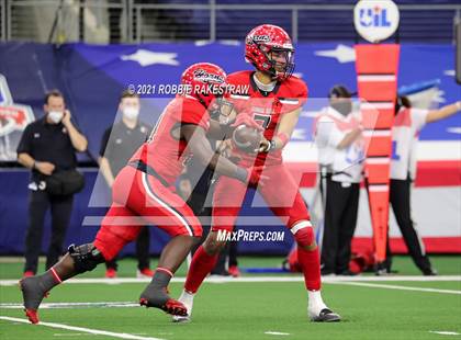 Thumbnail 1 in Cedar Hill vs. Katy (UIL 6A Division 2 Final) photogallery.