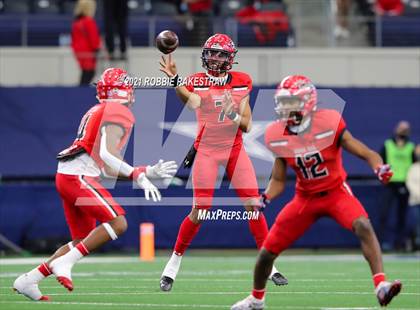 Thumbnail 3 in Cedar Hill vs. Katy (UIL 6A Division 2 Final) photogallery.