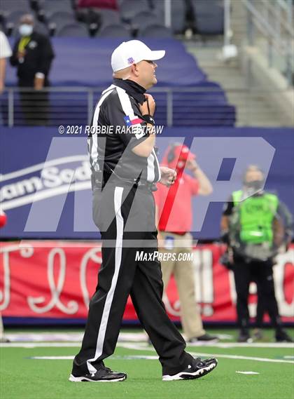Thumbnail 1 in Cedar Hill vs. Katy (UIL 6A Division 2 Final) photogallery.
