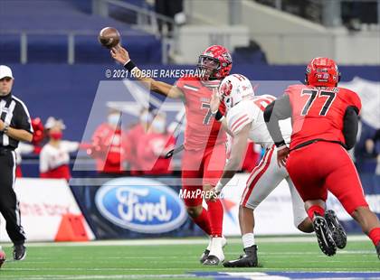 Thumbnail 3 in Cedar Hill vs. Katy (UIL 6A Division 2 Final) photogallery.