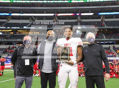 Thumbnail 2 in Cedar Hill vs. Katy (UIL 6A Division 2 Final) photogallery.