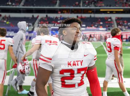 Thumbnail 3 in Cedar Hill vs. Katy (UIL 6A Division 2 Final) photogallery.