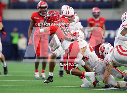 Thumbnail 1 in Cedar Hill vs. Katy (UIL 6A Division 2 Final) photogallery.
