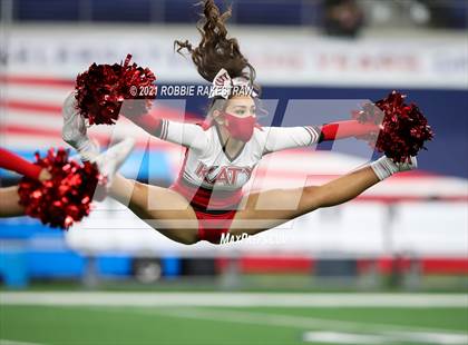 Thumbnail 2 in Cedar Hill vs. Katy (UIL 6A Division 2 Final) photogallery.