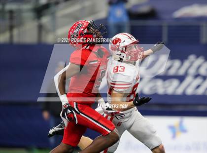 Thumbnail 2 in Cedar Hill vs. Katy (UIL 6A Division 2 Final) photogallery.