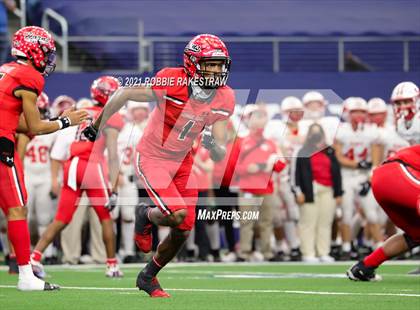 Thumbnail 3 in Cedar Hill vs. Katy (UIL 6A Division 2 Final) photogallery.