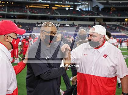 Thumbnail 3 in Cedar Hill vs. Katy (UIL 6A Division 2 Final) photogallery.