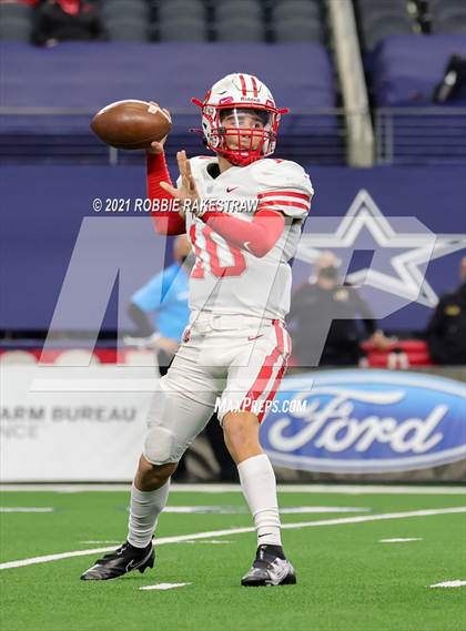 Thumbnail 1 in Cedar Hill vs. Katy (UIL 6A Division 2 Final) photogallery.