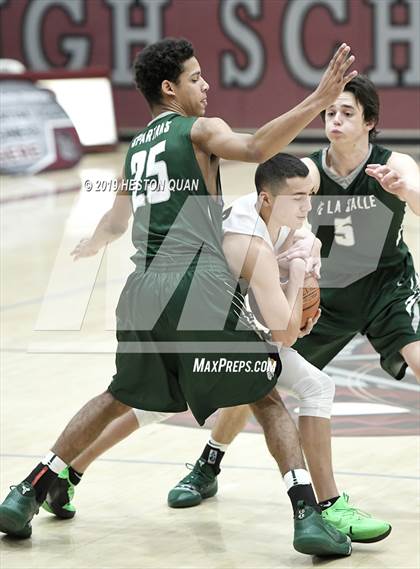 Thumbnail 2 in Oak Ridge vs. De La Salle (Rancho Mirage Holiday Invitational) photogallery.