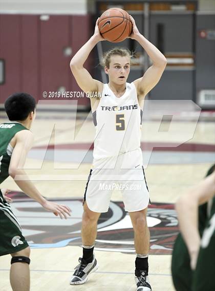 Thumbnail 2 in Oak Ridge vs. De La Salle (Rancho Mirage Holiday Invitational) photogallery.