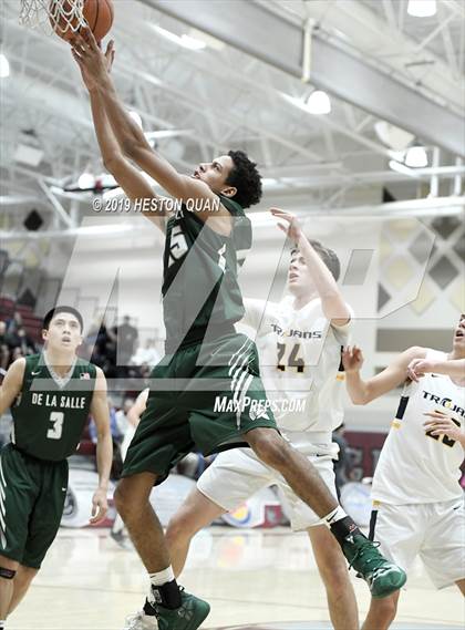 Thumbnail 1 in Oak Ridge vs. De La Salle (Rancho Mirage Holiday Invitational) photogallery.