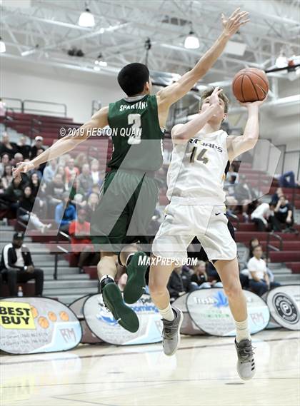 Thumbnail 1 in Oak Ridge vs. De La Salle (Rancho Mirage Holiday Invitational) photogallery.
