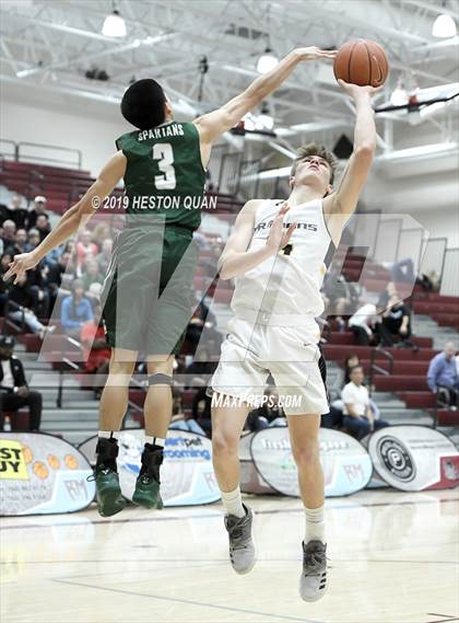 Thumbnail 2 in Oak Ridge vs. De La Salle (Rancho Mirage Holiday Invitational) photogallery.
