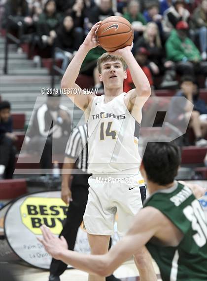Thumbnail 2 in Oak Ridge vs. De La Salle (Rancho Mirage Holiday Invitational) photogallery.