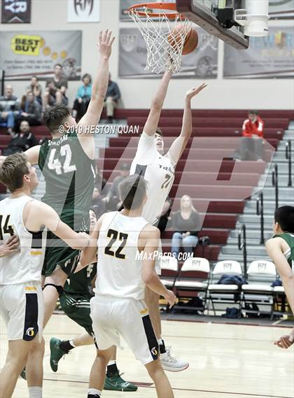 Thumbnail 3 in Oak Ridge vs. De La Salle (Rancho Mirage Holiday Invitational) photogallery.