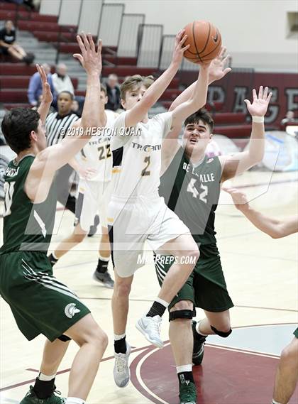 Thumbnail 3 in Oak Ridge vs. De La Salle (Rancho Mirage Holiday Invitational) photogallery.