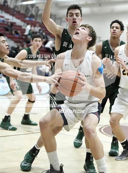 Thumbnail 1 in Oak Ridge vs. De La Salle (Rancho Mirage Holiday Invitational) photogallery.