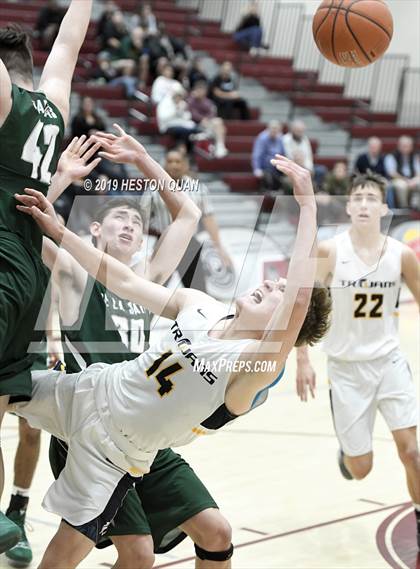 Thumbnail 3 in Oak Ridge vs. De La Salle (Rancho Mirage Holiday Invitational) photogallery.