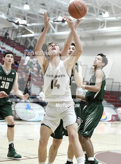 Thumbnail 2 in Oak Ridge vs. De La Salle (Rancho Mirage Holiday Invitational) photogallery.
