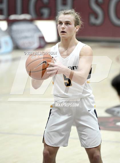 Thumbnail 2 in Oak Ridge vs. De La Salle (Rancho Mirage Holiday Invitational) photogallery.