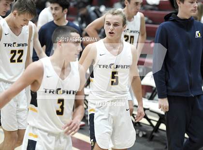 Thumbnail 2 in Oak Ridge vs. De La Salle (Rancho Mirage Holiday Invitational) photogallery.