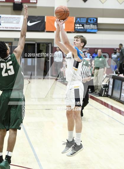 Thumbnail 3 in Oak Ridge vs. De La Salle (Rancho Mirage Holiday Invitational) photogallery.