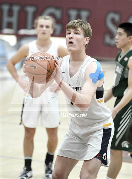 Thumbnail 1 in Oak Ridge vs. De La Salle (Rancho Mirage Holiday Invitational) photogallery.
