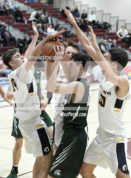 Thumbnail 1 in Oak Ridge vs. De La Salle (Rancho Mirage Holiday Invitational) photogallery.