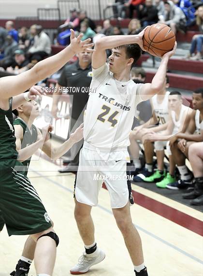 Thumbnail 1 in Oak Ridge vs. De La Salle (Rancho Mirage Holiday Invitational) photogallery.