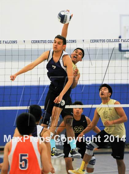 Thumbnail 1 in Cathedral vs. Bishop Montgomery (CIF SS D4 Final) photogallery.