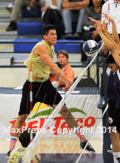 Thumbnail 3 in Cathedral vs. Bishop Montgomery (CIF SS D4 Final) photogallery.