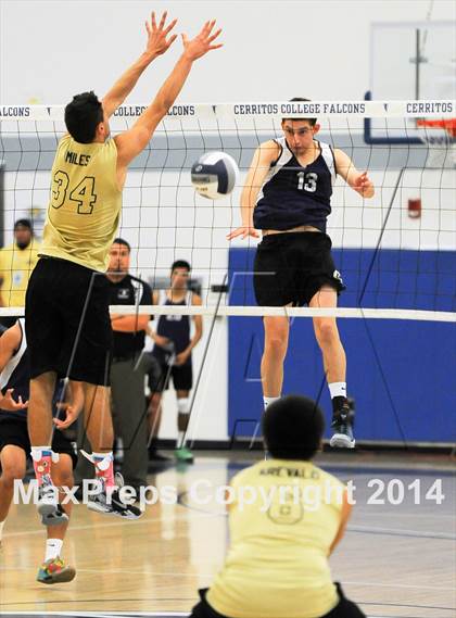 Thumbnail 2 in Cathedral vs. Bishop Montgomery (CIF SS D4 Final) photogallery.
