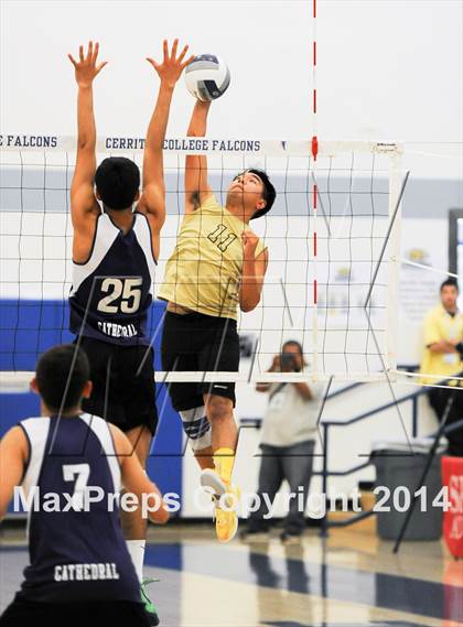 Thumbnail 2 in Cathedral vs. Bishop Montgomery (CIF SS D4 Final) photogallery.